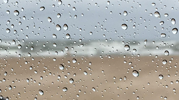 Облачно, мъгливо, валежи в Южна България