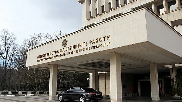 10 българи са евакуирани от Катар и Кувейт, операцията в Близкия изток продължава