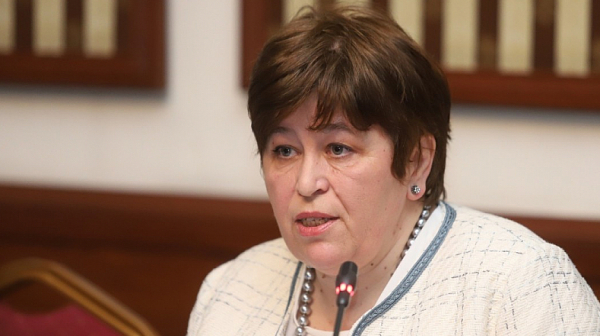Стела Балтова: В кабинката на лифта ще се влиза без зелен сертификат
