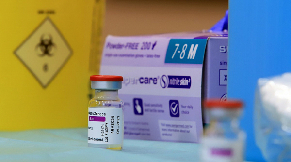 ЕМА: Ползите от ваксината на AstraZeneca са повече от риска