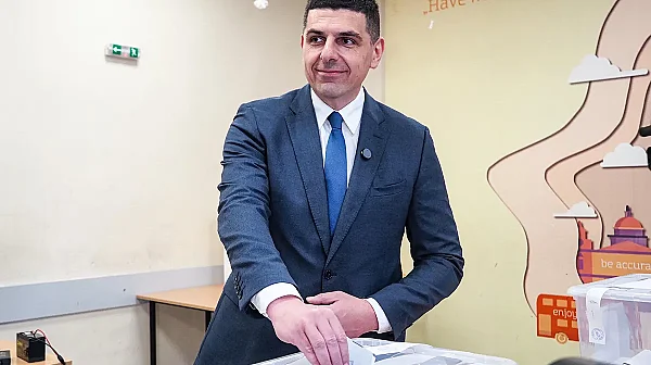 Ивайло Мирчев гласува и призова за висока активност