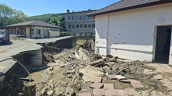 Отмениха бедственото положение в Габрово, продължава разчистването