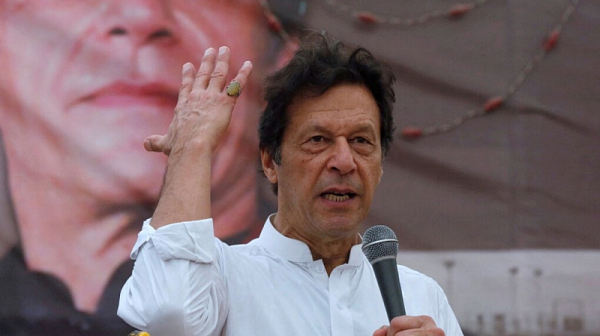 Свалиха премиера на Пакистан след вот на недоверие