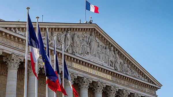 На хибридния фронт: Франция забрани 35 руски медии