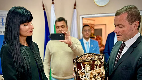 Кметът Пенчо Милков откри новия приемен център на „Европа Директно“ в Русе