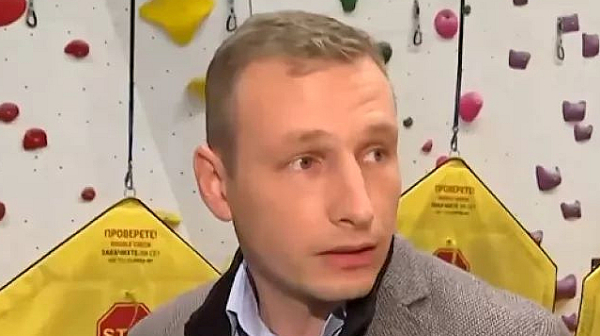 Малко дете с порезни рани след падане от 7-метрова стена за катерене