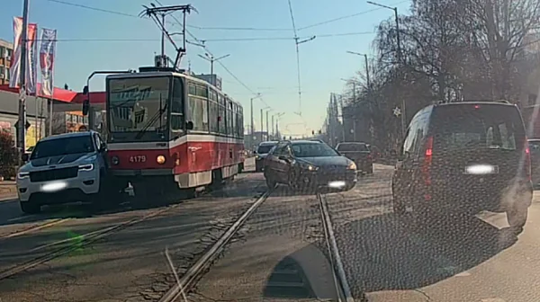 Поредна катастрофа с трамвай блокира движението на бул. „Шипченски проход“
