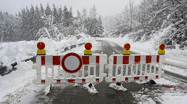 Снежната буря в Австрия взе жертви, МВнР предупреждава българите
