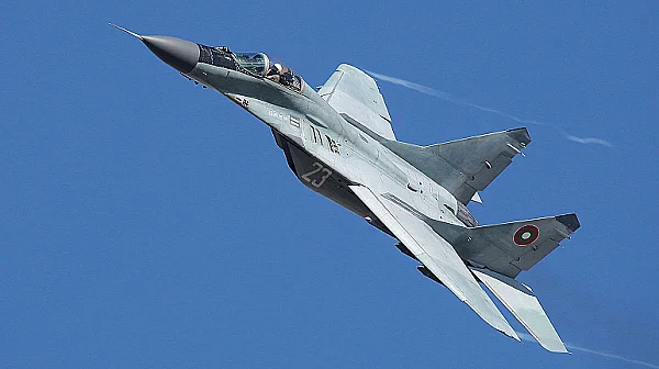 България налива нови 21 млн. евро в МиГ-29, докато F-16 чакат готовност