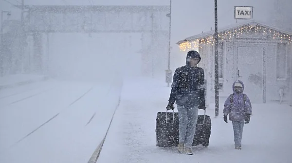 Бурята „Горети“ остави десетки хиляди британци без ток, а ще става още по-студено