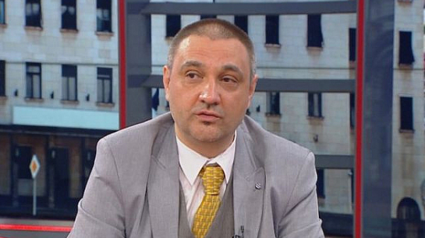 Доц. Чорбанов - БАН: Ваксина срещу COVID-19 ще има най-рано след година