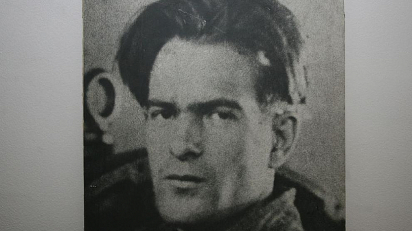 80 години след смъртта на Вапцаров - излизат докумнети от дело №585, по което е осъден и разстрелян поетът