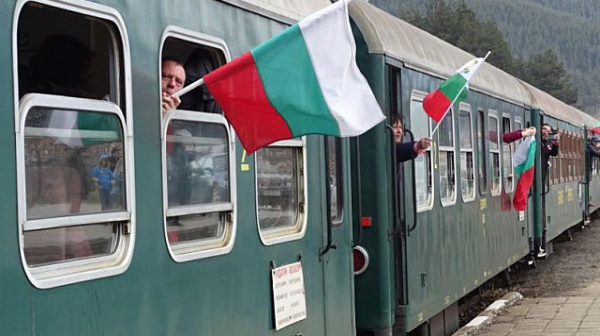 Теснолинейката до Добринище - сред 10-те най-добри пътувания с влак в Европа