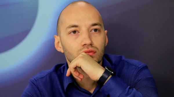 Политологът Димитър Ганев: Конфликтите между Радев и Петков започват, когато правителството започне да маха кадри на служебния кабинет