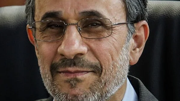 Бившият президент на Иран Махмуд Ахмадинеджад загина при въздушен удар в Техеран