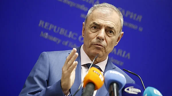 „Децата не учат, а оцеляват“: Министър Игнатов обяви война на гилдиите