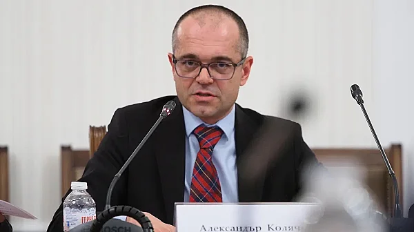 КЗП проверява държавата: Регулаторът се захваща с повишените цени на личните карти