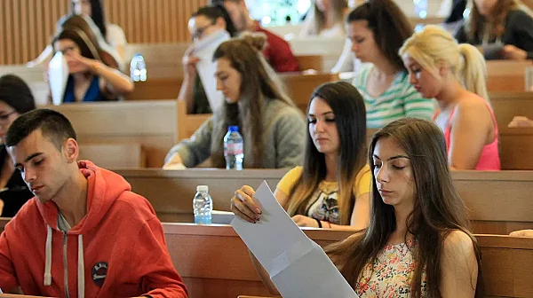 Електронно досие заменя студентските книжки