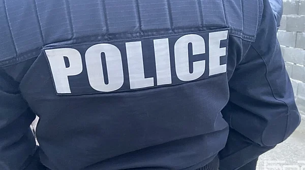 Задържаха четирима за изборна търговия в Хасково