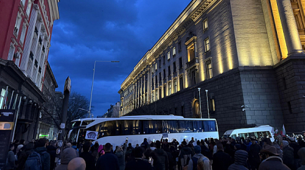 Граждански отчет срещу милиционерския отчет за протестите