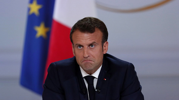 Макрон спешно свиква министрите си заради национална стачка във Франция
