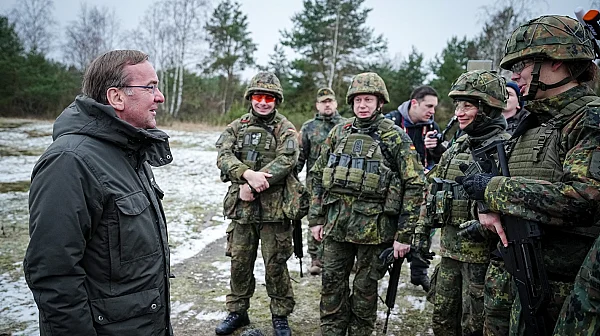 Германците между 17 и 45 години трябва да питат армията за дълги пътувания в чужбина