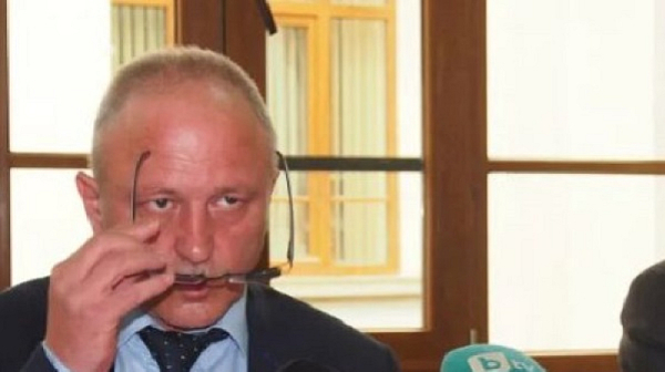 Повдигат обвинение на варненския апелативен прокурор Чавдаров за незаконно държане на боеприпаси