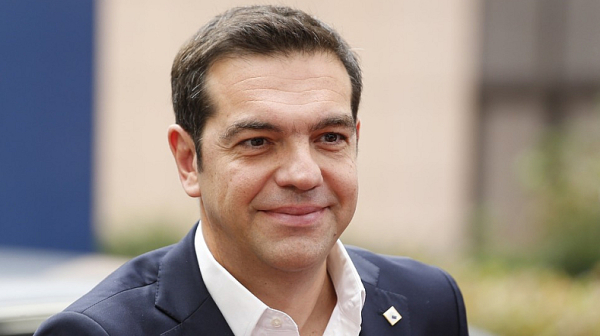 Ципрас се завръща в политическия дебат с мемоари, отваря наново кризата от 2015 г.