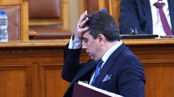 Асен Василев към депутатите:  Взривявате бюджета, ако си измисляме приходи