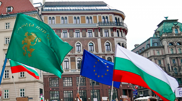 Българите зад граница събират подписи за създаването на МИР ”Чужбина” и дистанционно гласуване