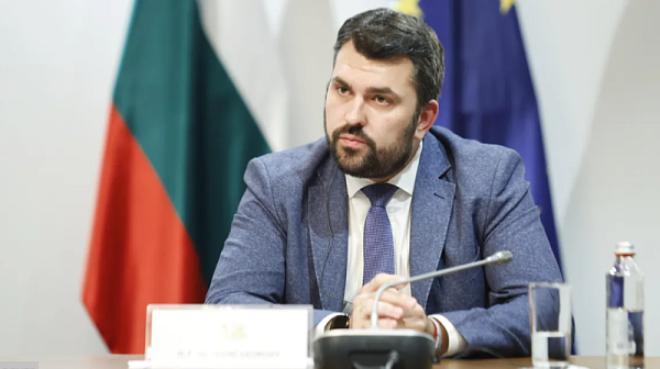 Външният министър: Бихме отворили небето ни за Путин „в името на мира“