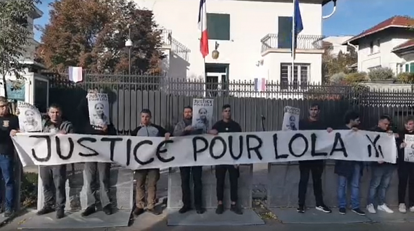 ”Справедливост за Лола” скандират десетки пред Френското посолство у нас (ВИДЕО)