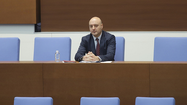 Министър Славов ще проверява дали Нотариуса е ползвал свидетелска защита