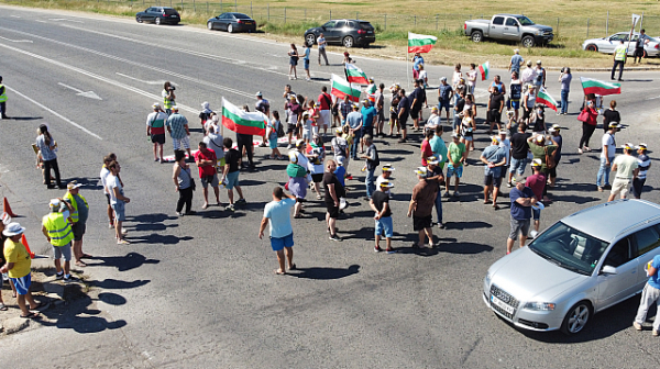 Пореден протест заради ужасния път между Русе и Кубрат