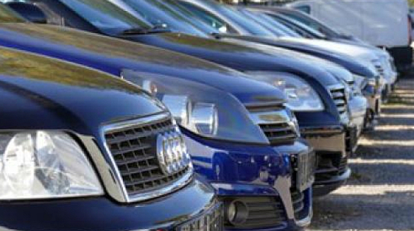Разкриха измамна схема в Солун за внос на коли от България