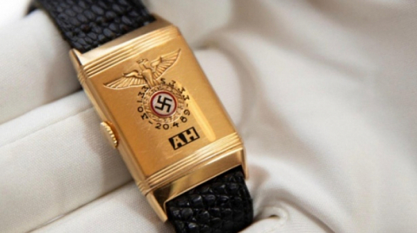 Путин дава милиони за златен часовник на Хитлер