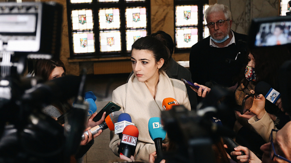 Лена Бориславова: Няма да дойде спасител отвън, всички ние трябва да направим нужното