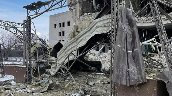 В украинския град Изюм 44 тела са открити под развалините на 5-етажна сграда