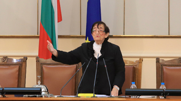 Мика Зайкова отново открива работата на парламента