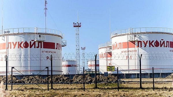 Хюстън се включва в надпреварата: „Шеврон“ атакува международните активи на „Лукойл“