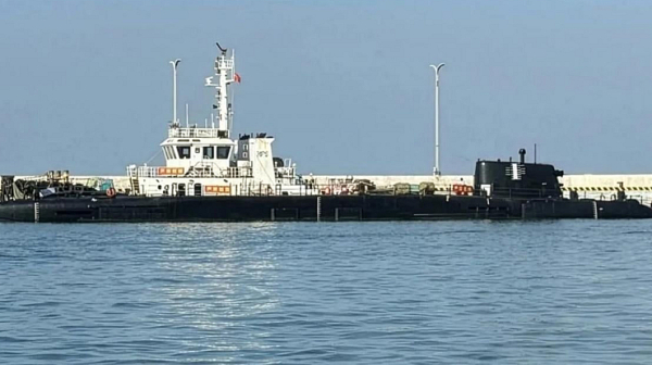 Появи се мистериозен китайски хибрид – между подводница и кораб