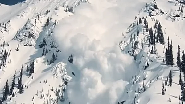 Лоши условия в планините: Заледени склонове и висока лавинна опасност