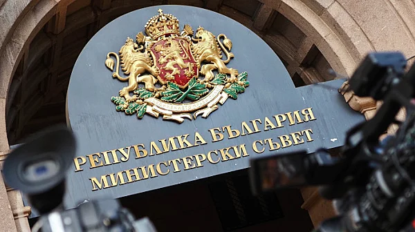 Очаква се Гюров да представи кабинета, кои се спрягат за министри