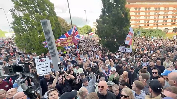 Арестуван, докато умира: Протести във Великобритания след смъртта на Хенри Новак