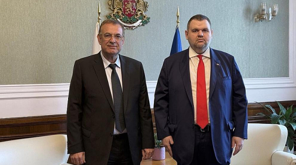Джевдет Чакъров подава оставка, ДПС-тата се обединяват. Доганови хора разколебани