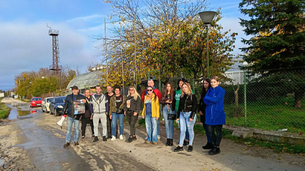 Протест пред приюта за безстопанствени животни в с. Каменар