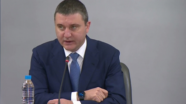 Владислав Горанов се изправя пред Комисията по дискриминация заради ”маргиналите”