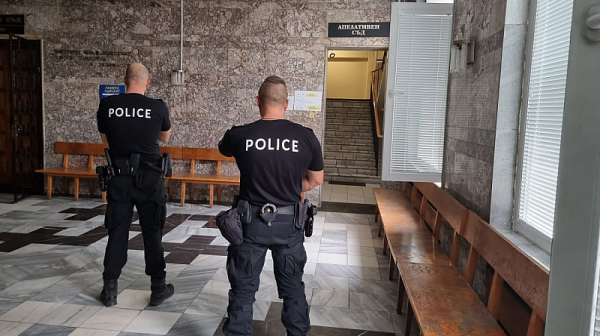 Парична гаранция за един от участниците в побоя над шефа на полицията в Русе