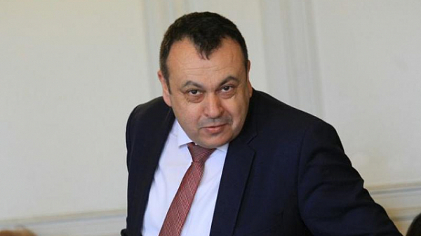 Човек от  ДПС смята, че не може да се иска оставката на Гешев, натиска за експертен кабинет