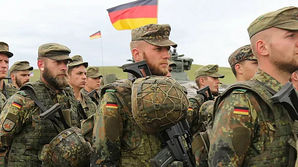 Мъжете между 17 и 45 години се нуждаят от разрешение за напускане на Германия